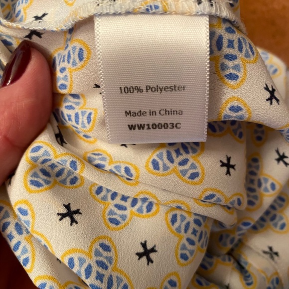 EUC 41 Hawthorne Split Neck, Pleated Front Blouse, size S - Picture 4 of 4